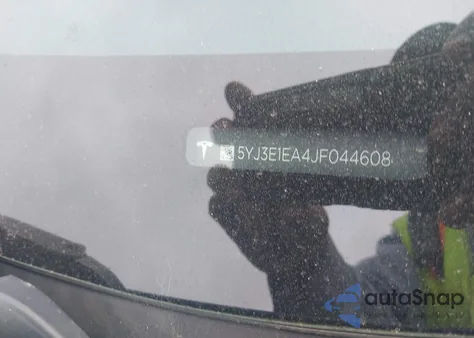 2018 Tesla Model 3 Long Range/Mid Range from USA, damaged, VIN 5YJ3E1EA4JF044608